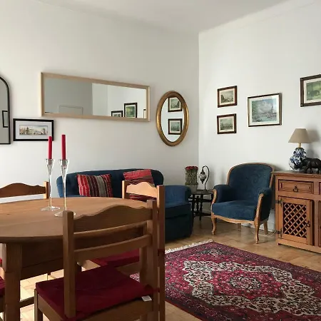 Moscavide Beatos House Lll * Lisbon